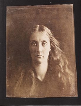 Julia Margaret Cameron: Photographs to Electrify you with Delight and Startle the World  Marta Weiss